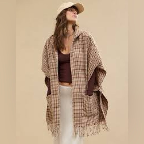 *NWT* Aerie Green, Pink Plaid Poncho/Cape Sweater, One Size, Fringe, Cardigan - Picture 10 of 11